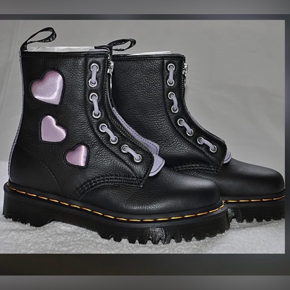 NWT Dr. Martens 1460 Heart Boots US 5 / EU 36 Black Purple/Lilac Rare Box